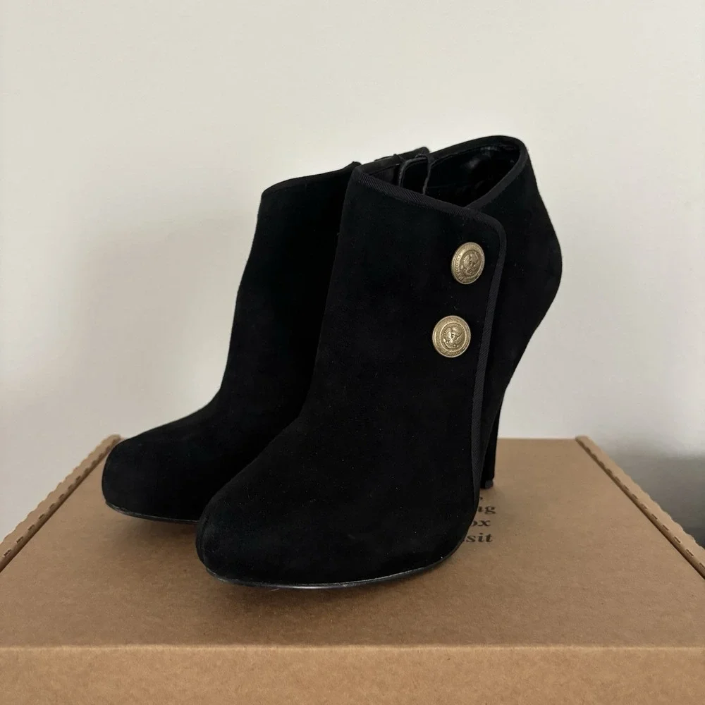 Guess Suede Ankle Boots Gold Button Accents Stiletto Heel Booties Womens Shoes 8